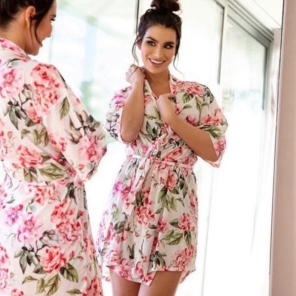 Show Me Your Mumu Garden Of Blooms Floral Brie Robe One Size - Picture 1 of 11